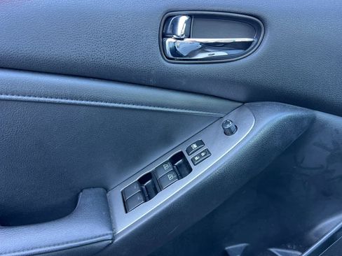 Used 2012 Nissan Altima 3.5 SR w/ Sport Pkg image 13