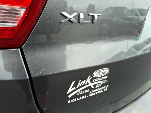 Used 2016 Ford Explorer XLT w/ Equipment Group 201A AWD/4WD image 4