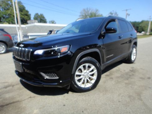 Used 2020 Jeep Cherokee Latitude w/ Cold Weather Group image 1