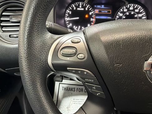 Used 2017 Nissan Pathfinder S AWD/4WD image 30