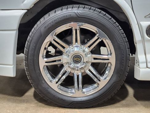 Used 2015 Chevrolet Express 2500 image 26