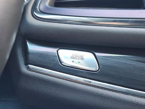 Used 2022 Buick Enclave Essence w/ Sport Touring Edition image 9