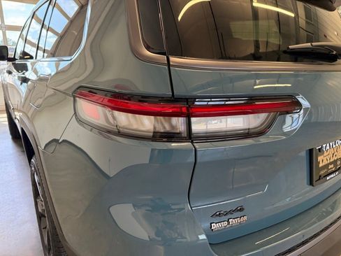 New 2026 Jeep Grand Cherokee L Limited w/ Limited Altitude Package AWD/4WD image 8