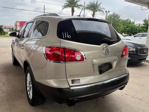Used 2010 Buick Enclave CXL FWD image 3