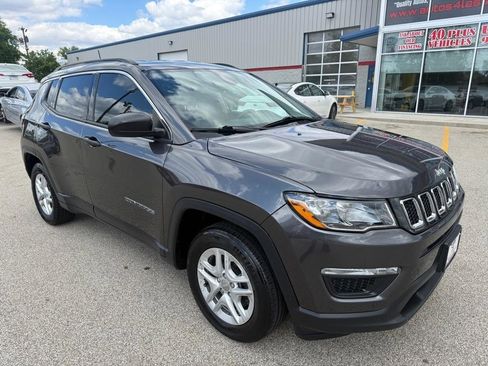 Used 2019 Jeep Compass Sport FWD image 2