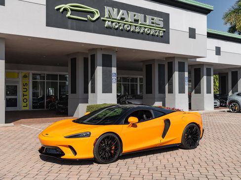 Used 2022 McLaren GT image 19