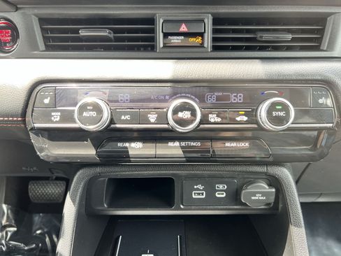 Used 2024 Honda Pilot TrailSport image 20