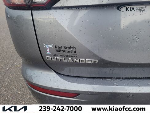 Used 2022 Mitsubishi Outlander SE FWD image 12