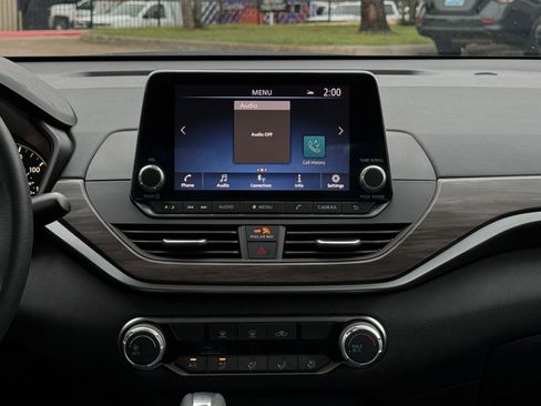 Used 2025 Nissan Altima 2.5 SV FWD image 17