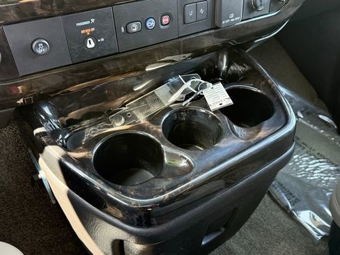 Used 2020 GMC Savana 2500 Extended w/ Enhanced Convenience Package image 24