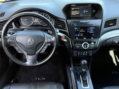 Used 2020 Acura ILX w/ Premium Package FWD image 11
