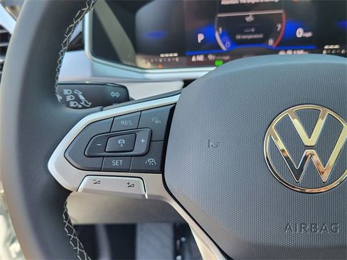New 2025 Volkswagen Taos SE image 10