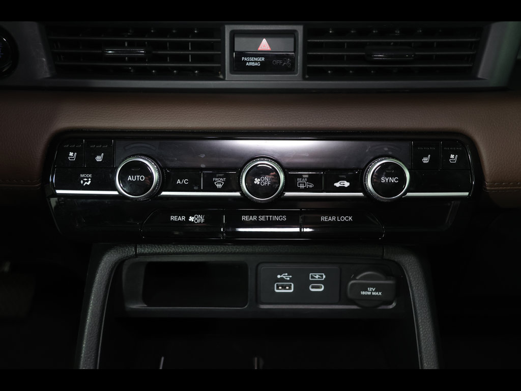 Used 2025 Honda Pilot Elite image 30