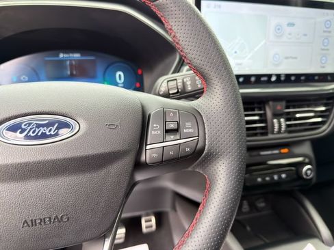 Used 2024 Ford Escape ST-Line Elite w/ Premium Technology Package AWD/4WD image 44
