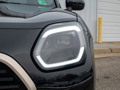 Used 2025 MINI Cooper Countryman S w/ Comfort Package Max image 13