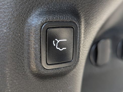 Used 2021 Jeep Cherokee Limited AWD/4WD image 5