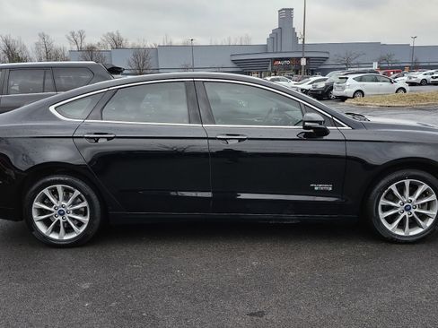 Used 2018 Ford Fusion Energi SE image 18