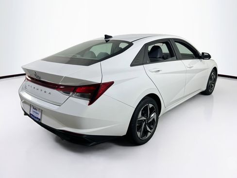 Used 2023 Hyundai Elantra SEL w/ Convenience Package image 5