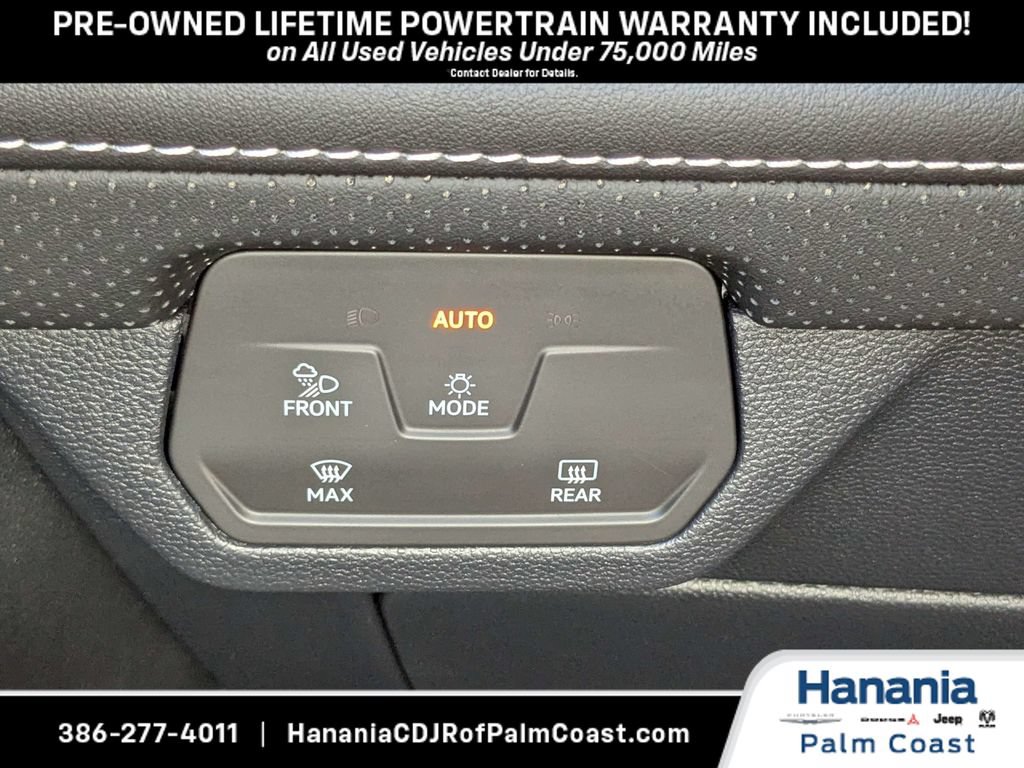 Used 2025 Volkswagen Atlas SE AWD/4WD image 26