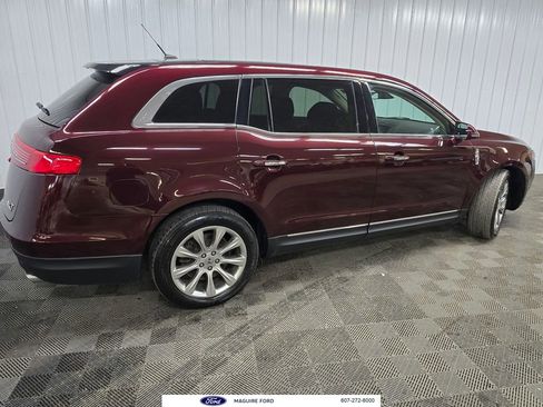 Used 2017 Lincoln MKT AWD image 3