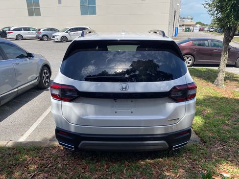 Used 2025 Honda Pilot Touring image 19