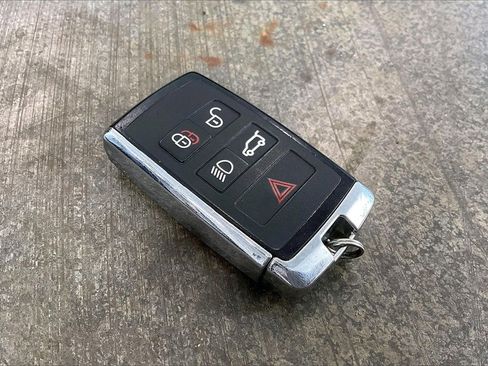 Used 2022 Land Rover Range Rover Westminster Edition image 11