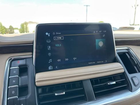 Used 2024 Chevrolet Tahoe Premier AWD/4WD image 25