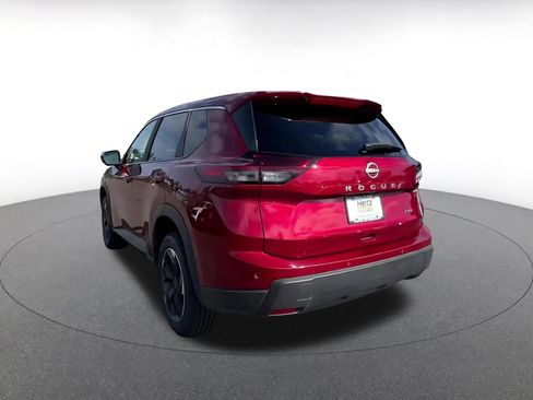 Used 2025 Nissan Rogue SV AWD/4WD image 8