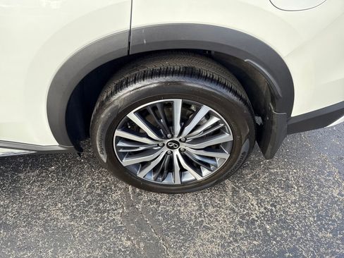 Certified 2025 INFINITI QX60 Sensory image 40