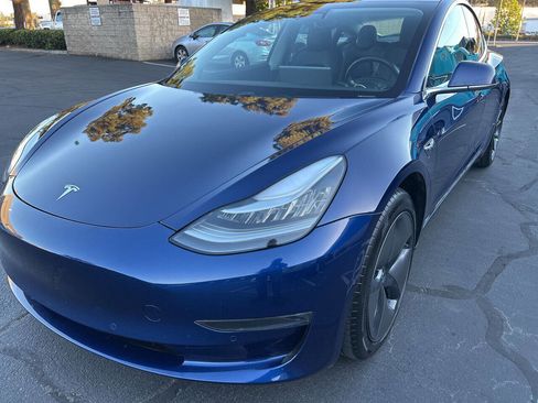 Used 2018 Tesla Model 3 Long Range RWD image 2
