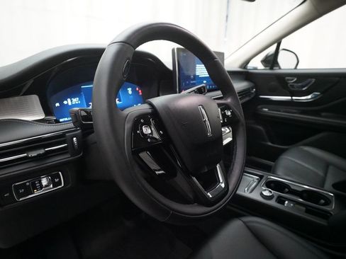 Used 2023 Lincoln Corsair Standard w/ Equipment Group 101A image 19