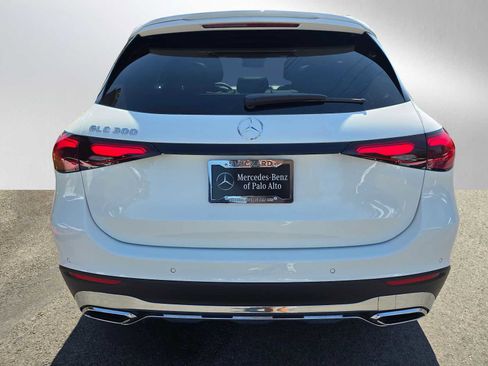 Used 2026 Mercedes-Benz GLC 300 image 4