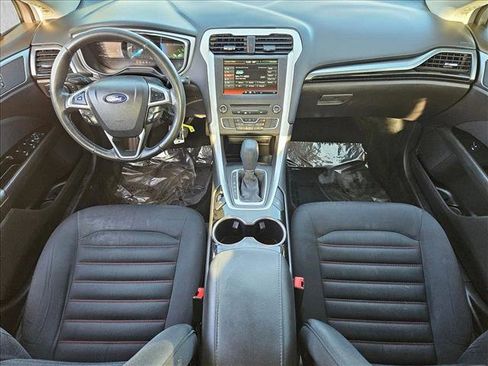 Used 2016 Ford Fusion SE FWD image 22