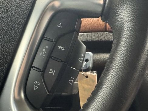 Used 2016 Chevrolet Traverse LTZ image 17