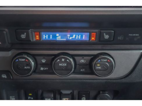 Used 2020 Toyota Tacoma TRD Off-Road w/ TRD Premium Off Road Package image 25