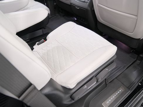 Used 2026 Cadillac Escalade V w/ LPO, ONYX Package image 35