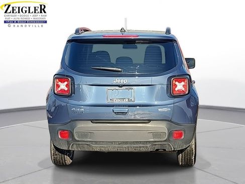 Used 2022 Jeep Renegade Latitude w/ Convenience Group image 6