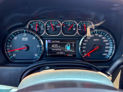 Used 2018 Chevrolet Suburban Premier RWD image 22
