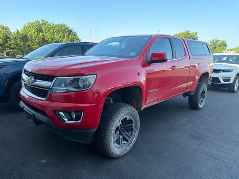 Used 2018 Chevrolet Colorado LT w/ LT Convenience Package AWD/4WD image 2