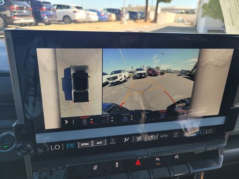Used 2025 GMC Hummer EV 2X AWD/4WD image 19