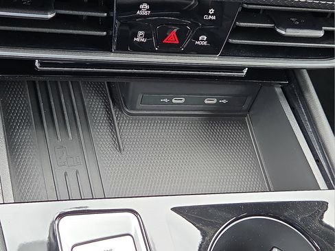 Used 2025 Volkswagen Atlas SE AWD/4WD image 18