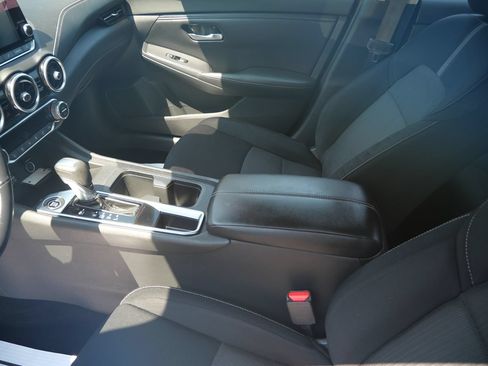 Used 2020 Nissan Sentra SV FWD image 14