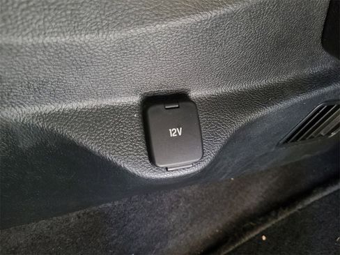 Used 2023 Ford Edge SEL image 21