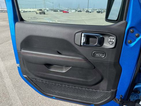 New 2025 Jeep Wrangler Unlimited Rubicon image 27