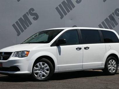 Used 2019 Dodge Grand Caravan SE w/ UConnect Hands-Free Group