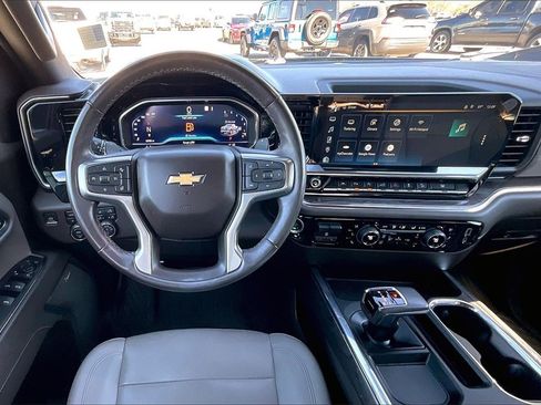 Used 2022 Chevrolet Silverado 1500 LTZ image 5