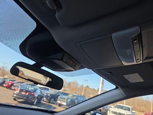 Used 2023 Nissan Rogue S image 27