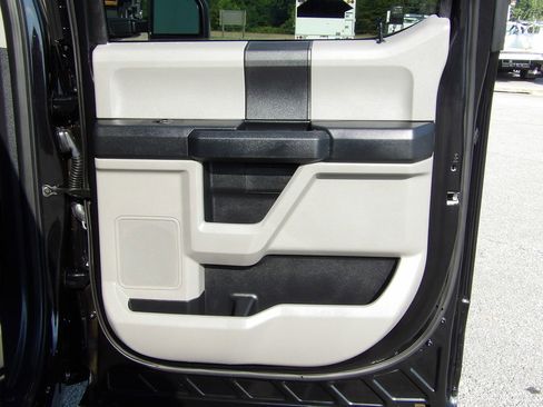 Used 2021 Ford F350 XL w/ Power Equipment Group image 34