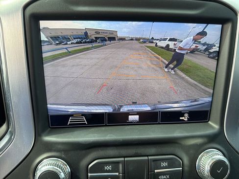 Used 2020 GMC Sierra 1500 SLT RWD image 26