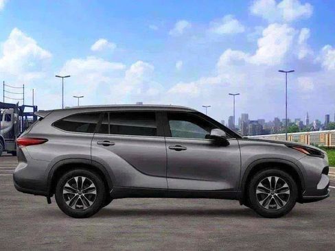 New 2026 Toyota Highlander XLE AWD/4WD image 12